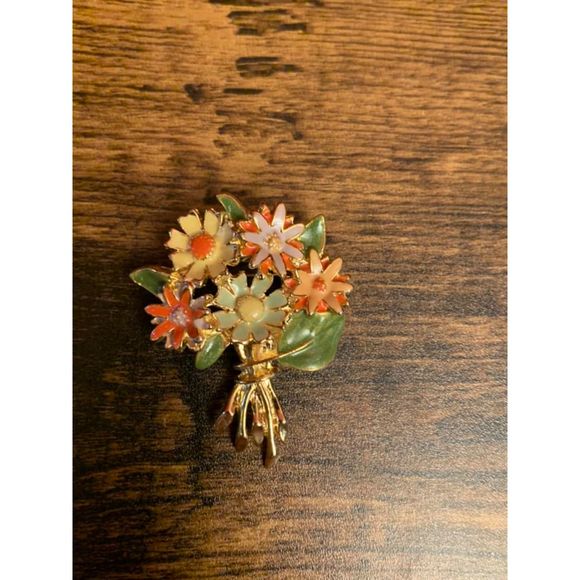 Gorgeous Enameled Floral Bouquet Gold Tone Brooch Pin Heavy Flowers Scarf EUC - Picture 1 of 2
